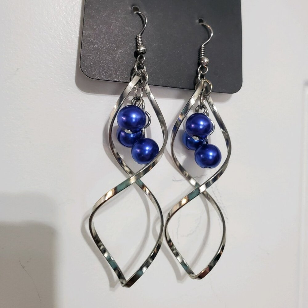 Silver Tone & Blue Beads Earrings 💥3 for $12💥